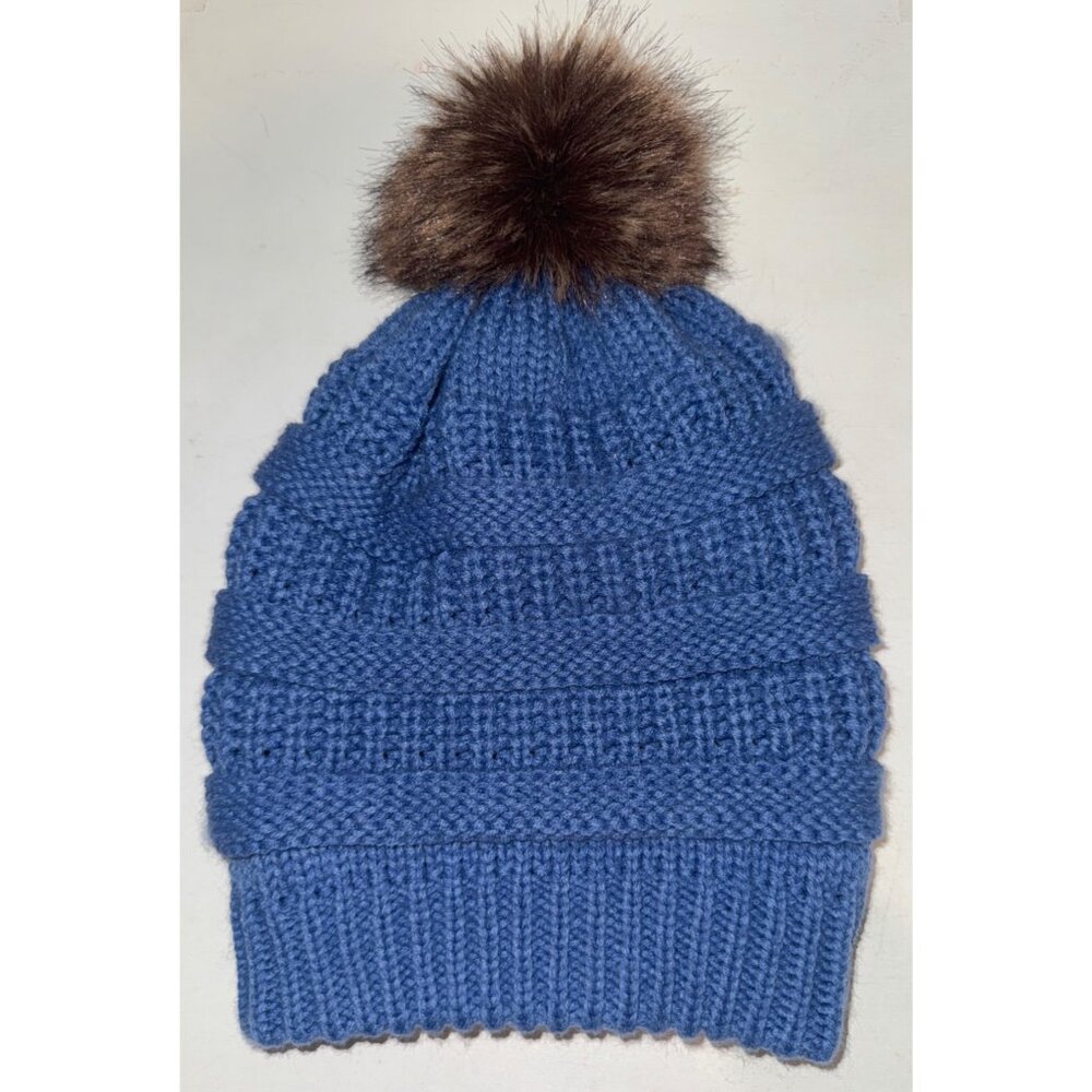 Winter Ski Cap Beanie Blue Ribbed Knit Brown PomPom Top Classic Cozy Outdoorsy